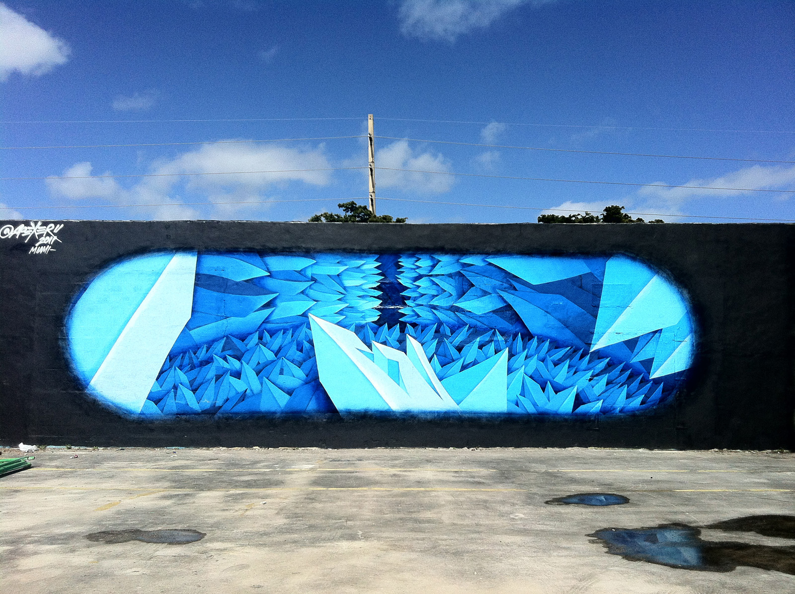 Apexer mural created for the Art Basel event in 2011